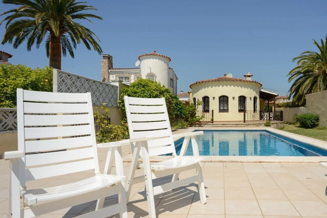 Casa Fluvia Villa Empuriabrava Spain