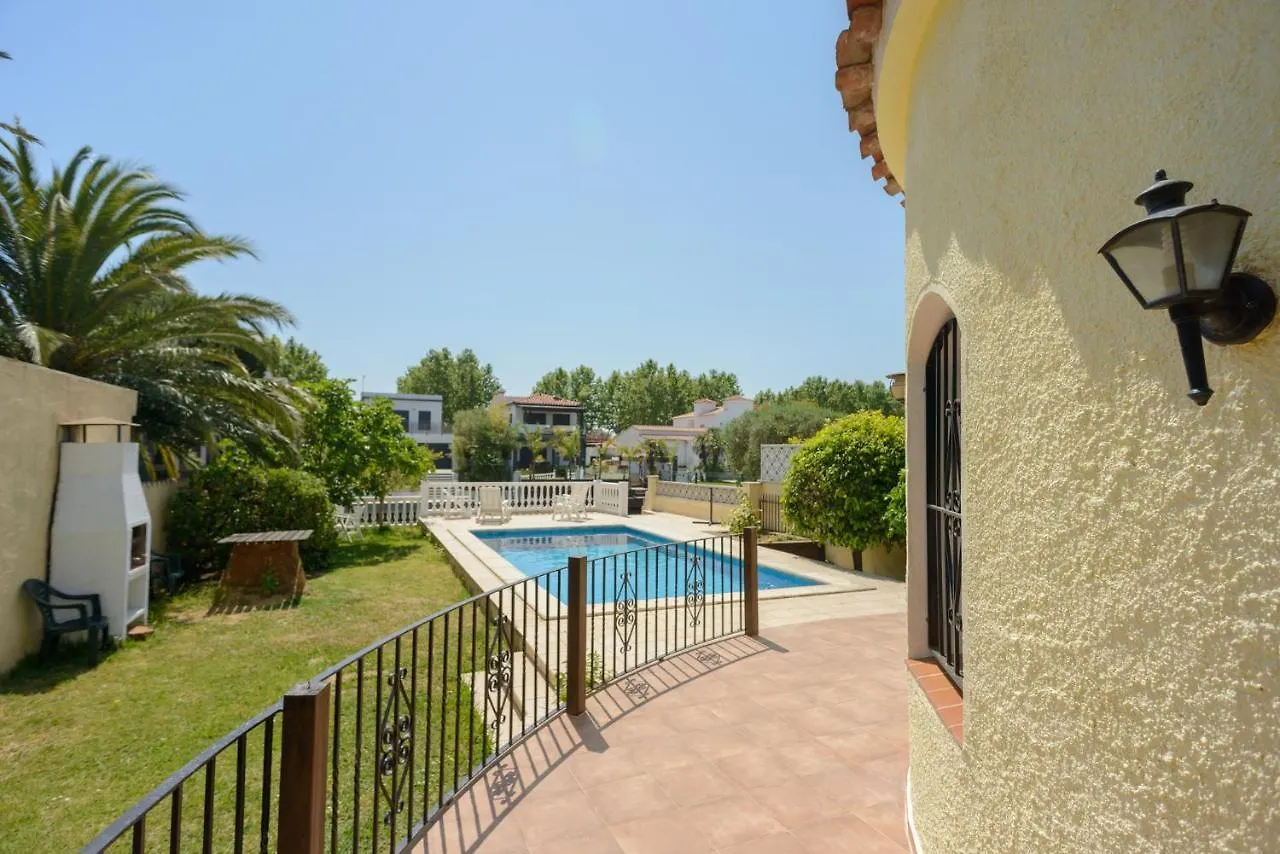 Casa Fluvia Villa Empuriabrava Spain