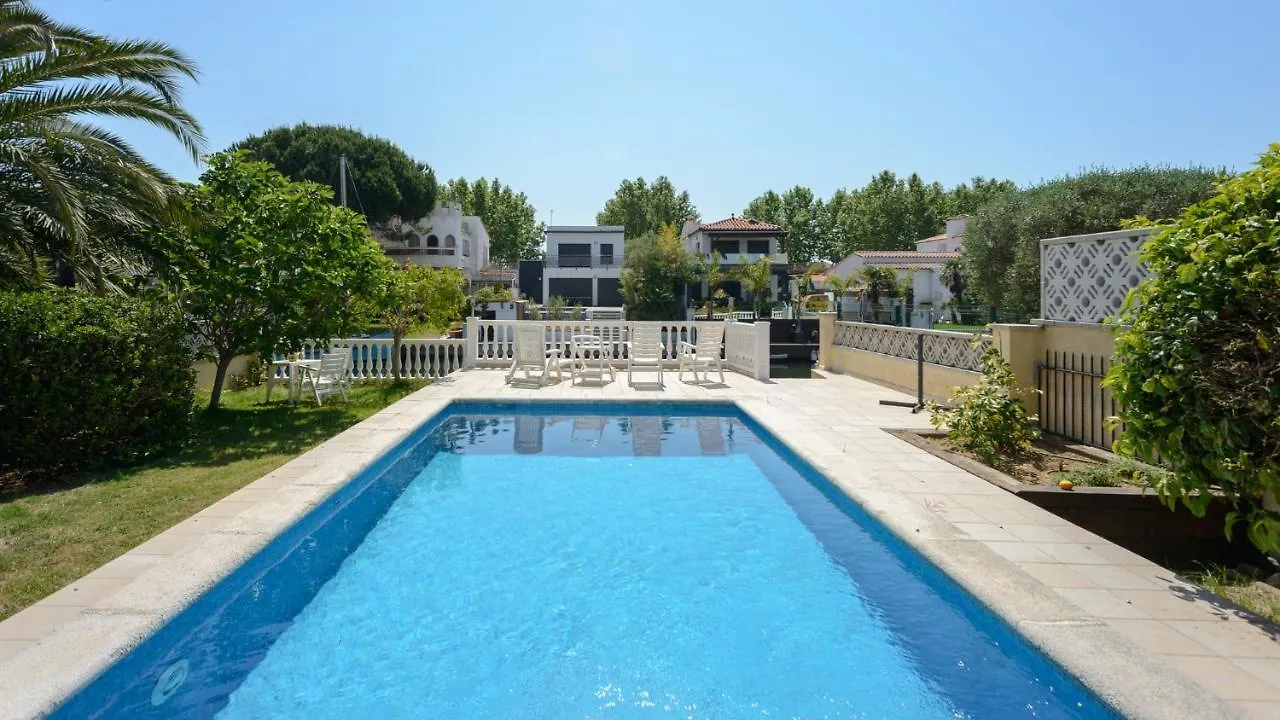 Casa Fluvia Villa Empuriabrava 0*,