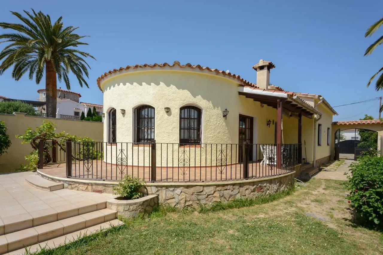 Casa Fluvia Villa Empuriabrava Spain